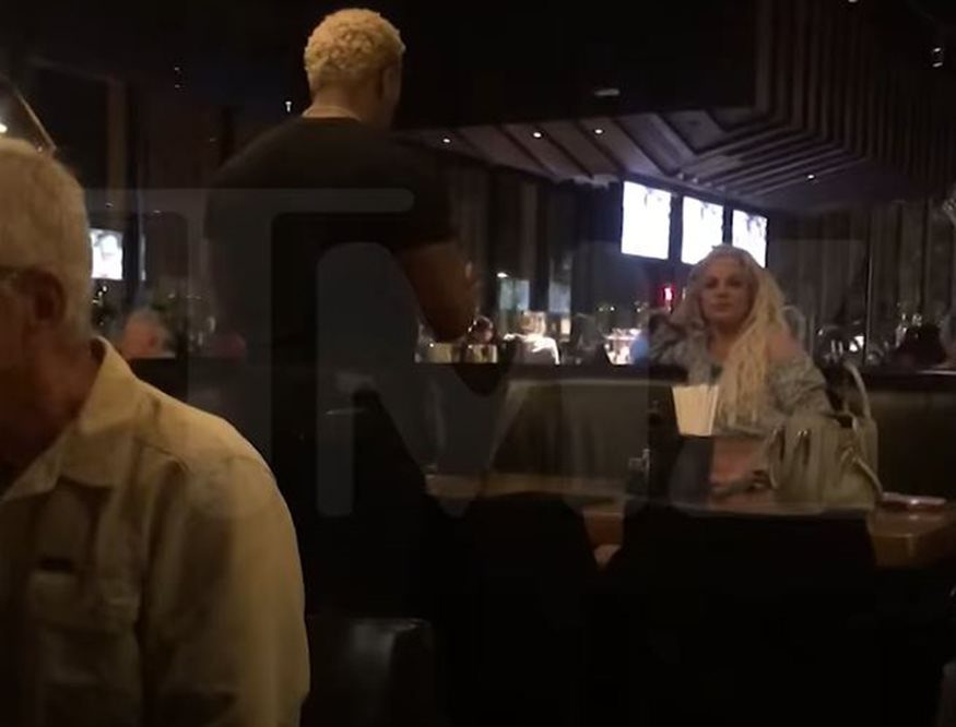 Britney Spears: Υπέστη μανιακό επεισόδιο σε εστιατόριο (Βίντεο)