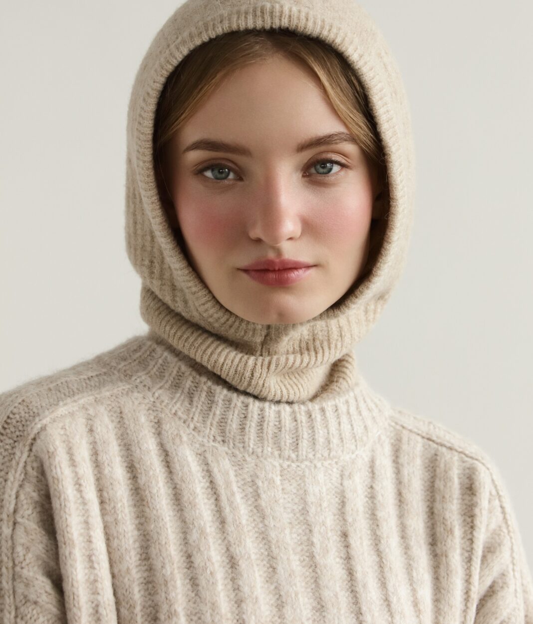 Knitted hoods: Το hot αξεσουάρ της νέας σεζόν για κάθε bad hair day!