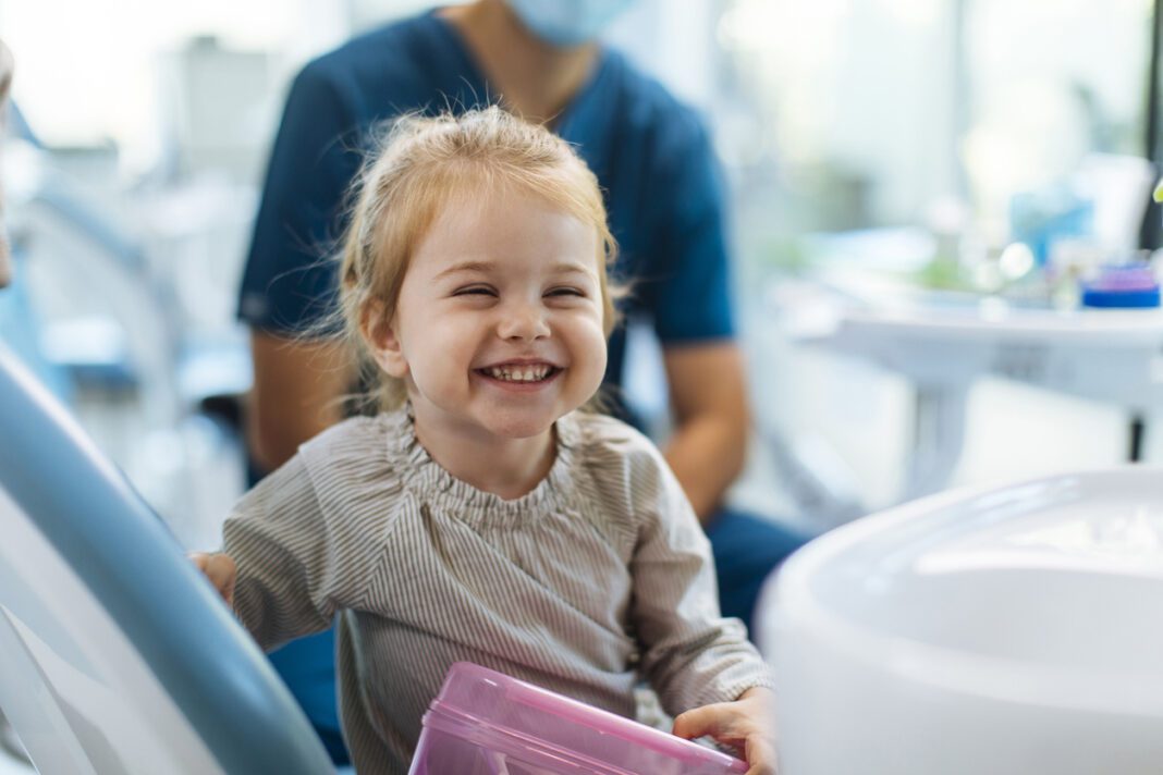 Dentist pass: Δωρεάν οδοντιατρική φροντίδα για παιδιά 6-12 ετών - Ποιοι τη δικαιούνται και πότε ξεκινά;