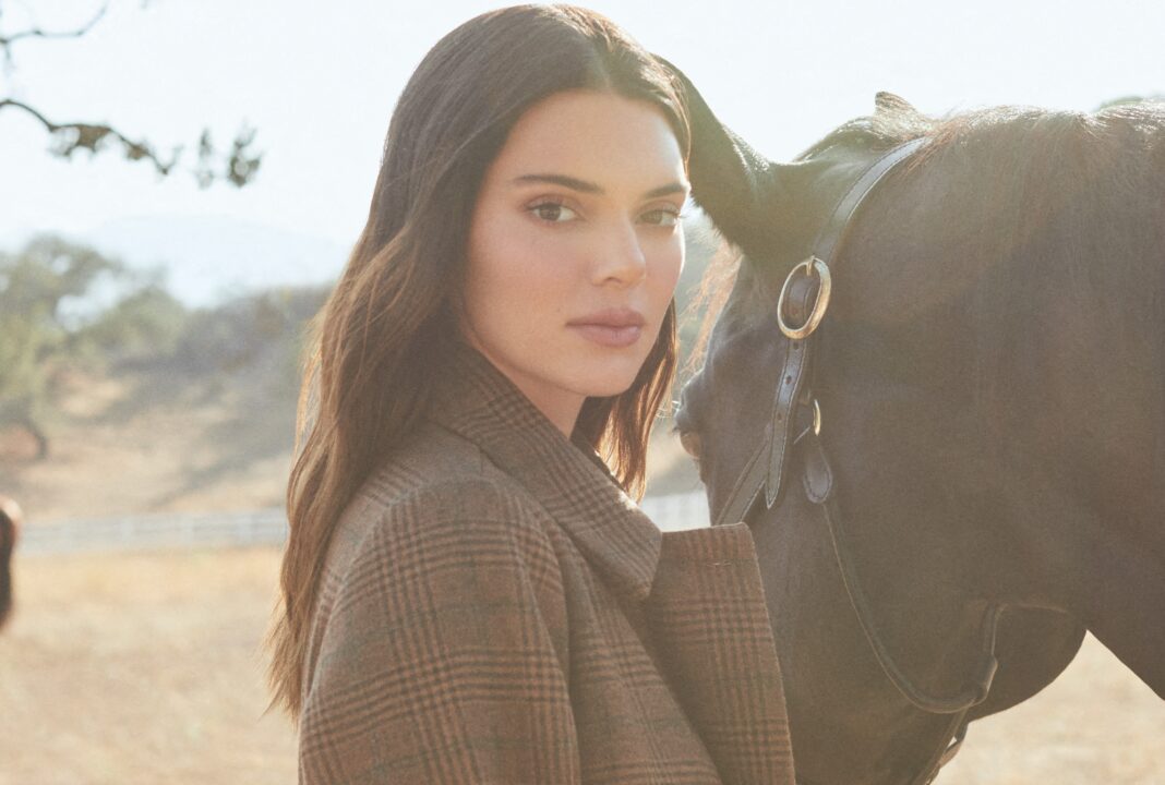 H Kendall Jenner φόρεσε το πιο στιλάτο παλτό για τον Χειμώνα 2024!