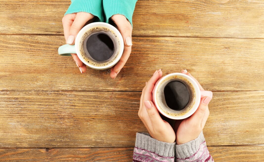 Ο καφές και κατ' επέκταση η καφεΐνη σε βοηθά σε πολλά πράγματα από το να ξυπνήσεις το πρωί μέχρι να φτιάξεις απόλυτα σπιτικά scrubs για να καταπολεμήσεις την κυτταρίτιδα. 